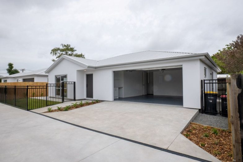 28 Wellington Street - Garage